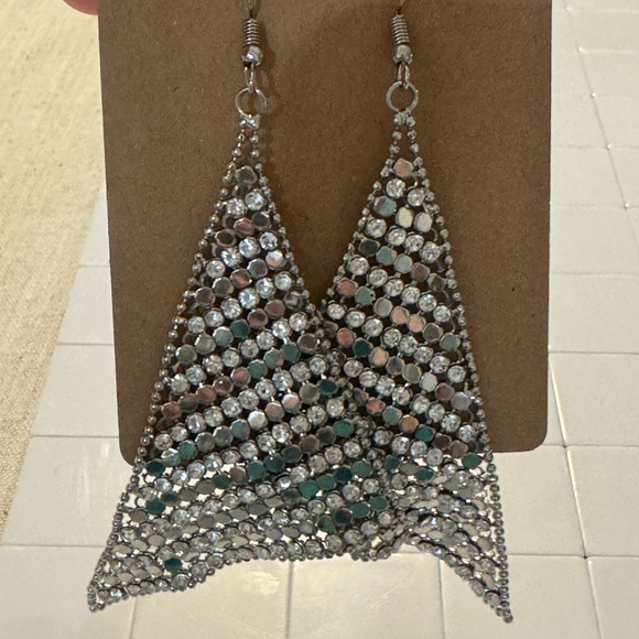 Women’s Express Chainmail Drop Sequin Earrings - Picture 4 of 5